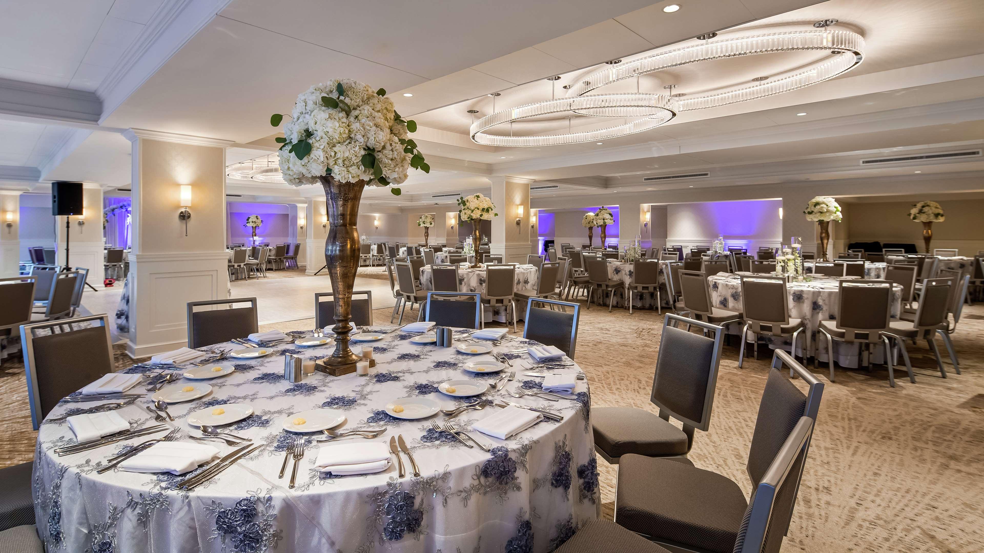 The Kingsley Bloomfield Hills - A Doubletree By Hilton Hotel Bagian luar foto