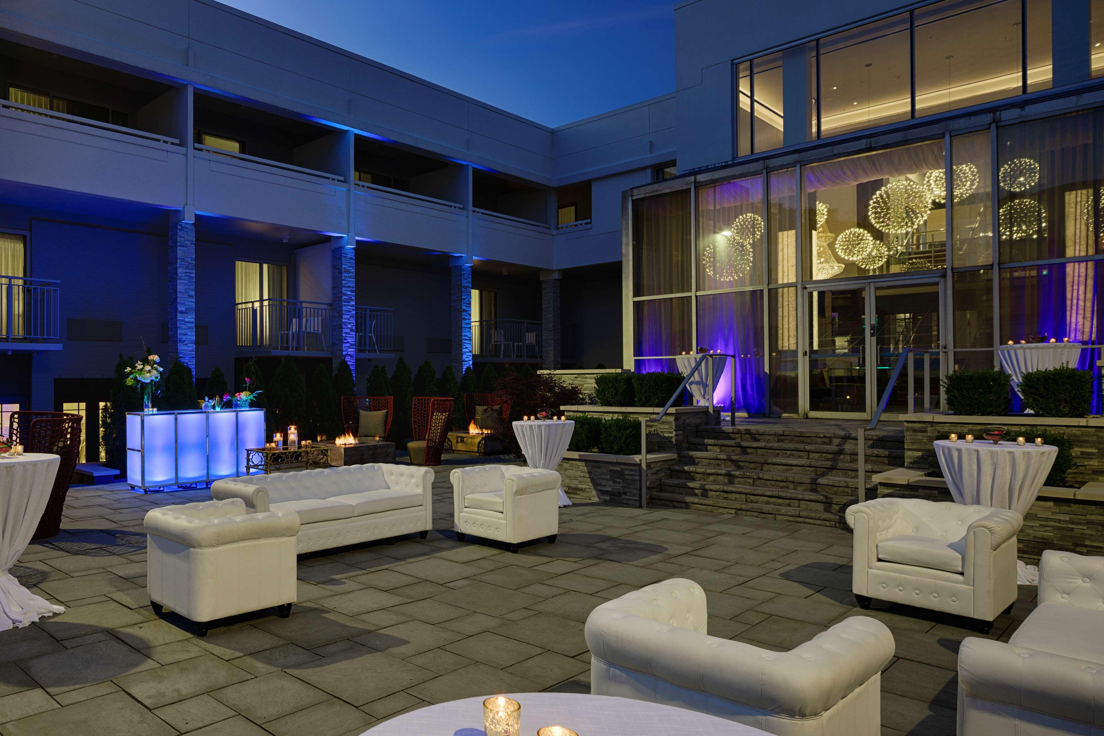 The Kingsley Bloomfield Hills - A Doubletree By Hilton Hotel Bagian luar foto